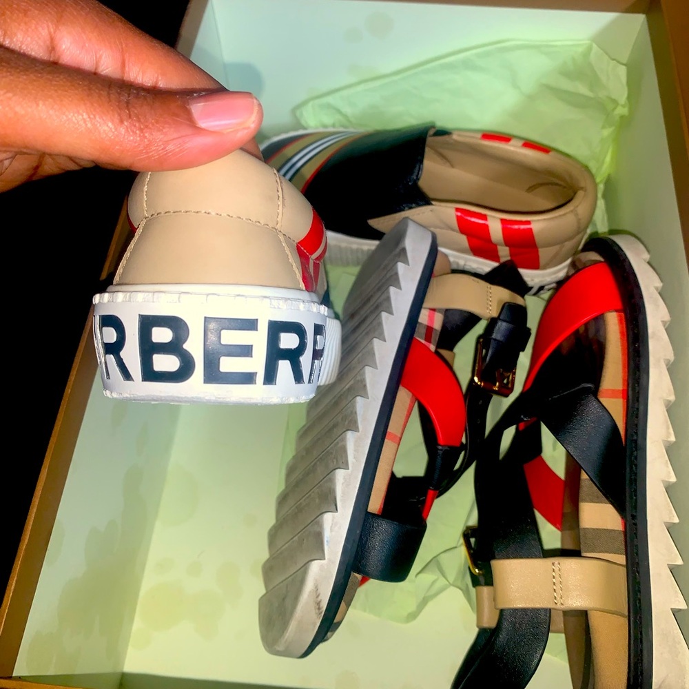 Burberry kids shoes